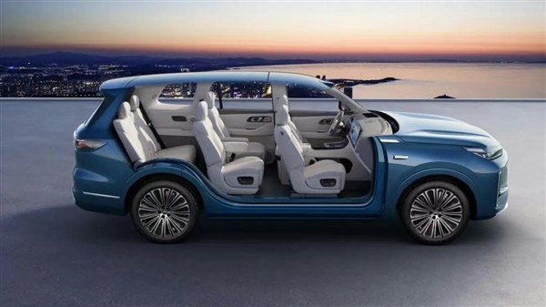 吉利丢王炸 17.38万的银河M9 开始无差别攻击