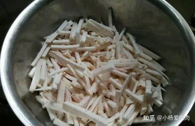 芋头怎么做好吃?水煮还是炖汤？这样做口感软糯又香甜可口(图3)