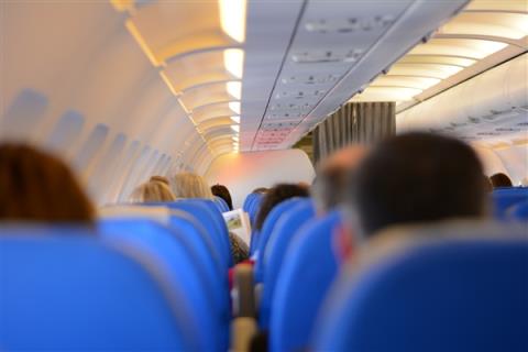 因空管员睡着！法国一航班在空中滞留一小时 乘客：全程所有人都保持镇定