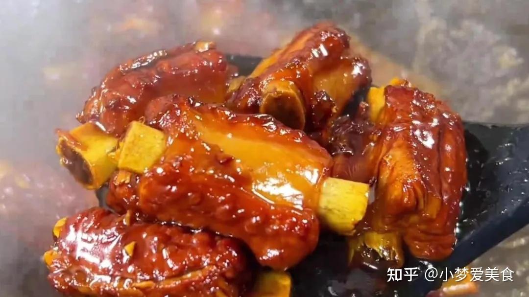 这才是糖醋排骨简单又好吃的做法，教你糖和醋的黄金比例，太香了(图2)