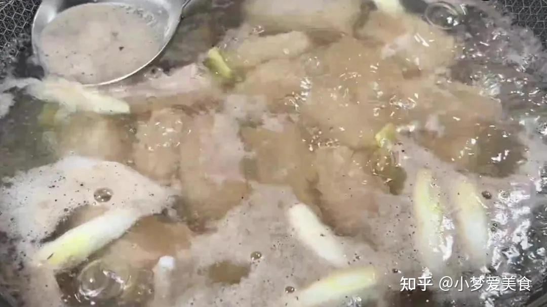 这才是糖醋排骨简单又好吃的做法，教你糖和醋的黄金比例，太香了(图7)