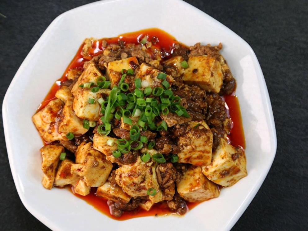 家常麻婆豆腐做法，不用出去吃，比饭馆香，拌米饭能吃3碗