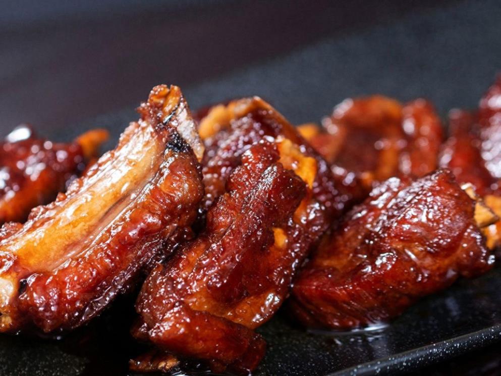 别再瞎炖红烧排骨！摸清这几个窍门，肉烂脱骨不柴，新手也能上手