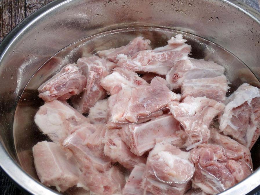 别再瞎炖红烧排骨！摸清这几个窍门，肉烂脱骨不柴，新手也能上手(图3)