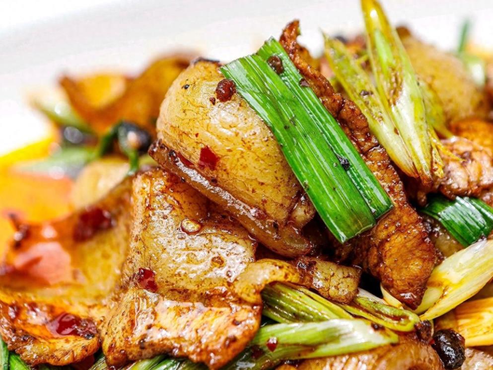 家常回锅肉这么做，肥而不腻超下饭，3步搞定