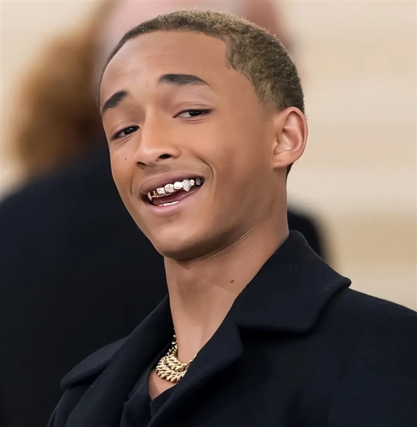 “发财”“上岸”刻牙上 牙齿上刻字成新玄学!专家:不建议