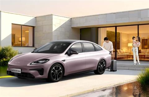 尺寸大过Model3 增配还降价！埃安RT焕新版上市：9.98万起(图1)