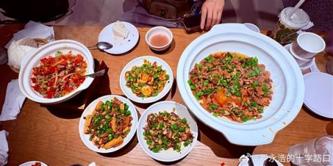 预制菜餐厅怎么看 罗永浩晒现炒菜：七个热菜仅370多元 撑到翻白眼(图3)