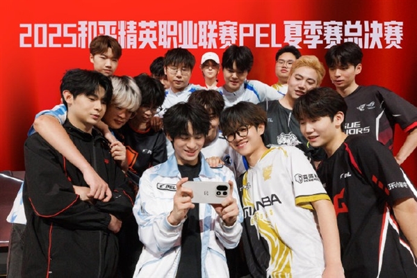 一加15前瞻：全球首发高刷高分屏 屏幕对标iPhone 17 Pro Max