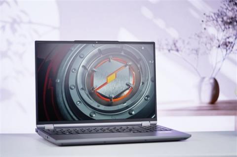 升级长江存储PC450固态硬盘 机械革命耀世16Ultra图赏