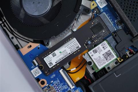 升级长江存储PC450固态硬盘 机械革命耀世16Ultra图赏(图28)