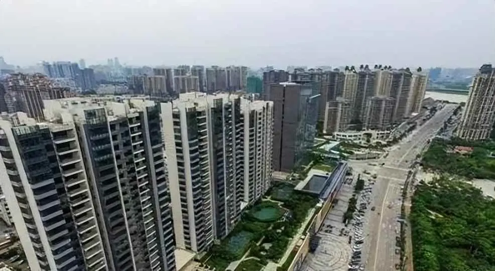 为什么买中户不买边户？“能买中间户，就不买边户”？