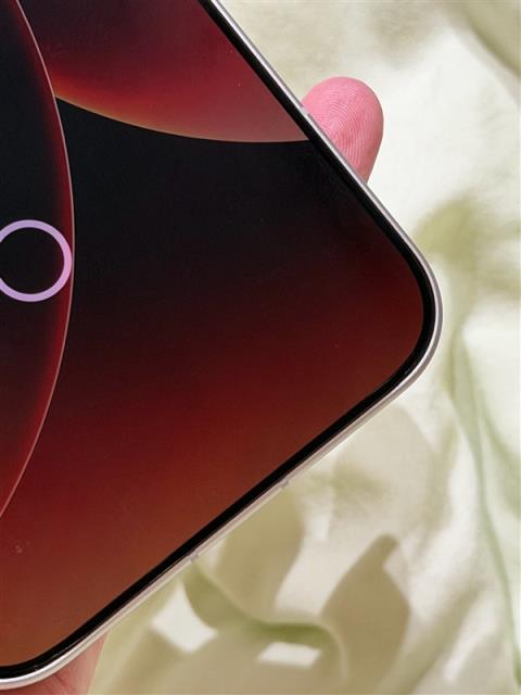 博主实测小米17ProMax用iPhone17ProMax贴膜：完美贴合 指纹秒解(图3)