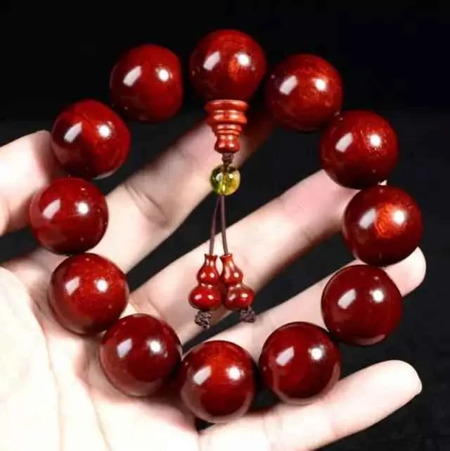 紫檀为什么没味？小叶紫檀的香味之谜及其鉴定！