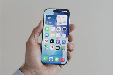 国庆调休iPhone闹钟没响 苹果客服回应：目前无法识别调休日 需手动设置