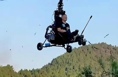 画面曝光！55岁网红“唐飞机”飞行直播时坠机身亡 曾35万元购买共轴双桨超轻型飞机