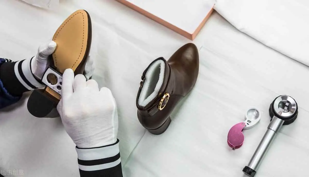 为什么喜欢买名牌包？人们购买奢侈品背后的心理