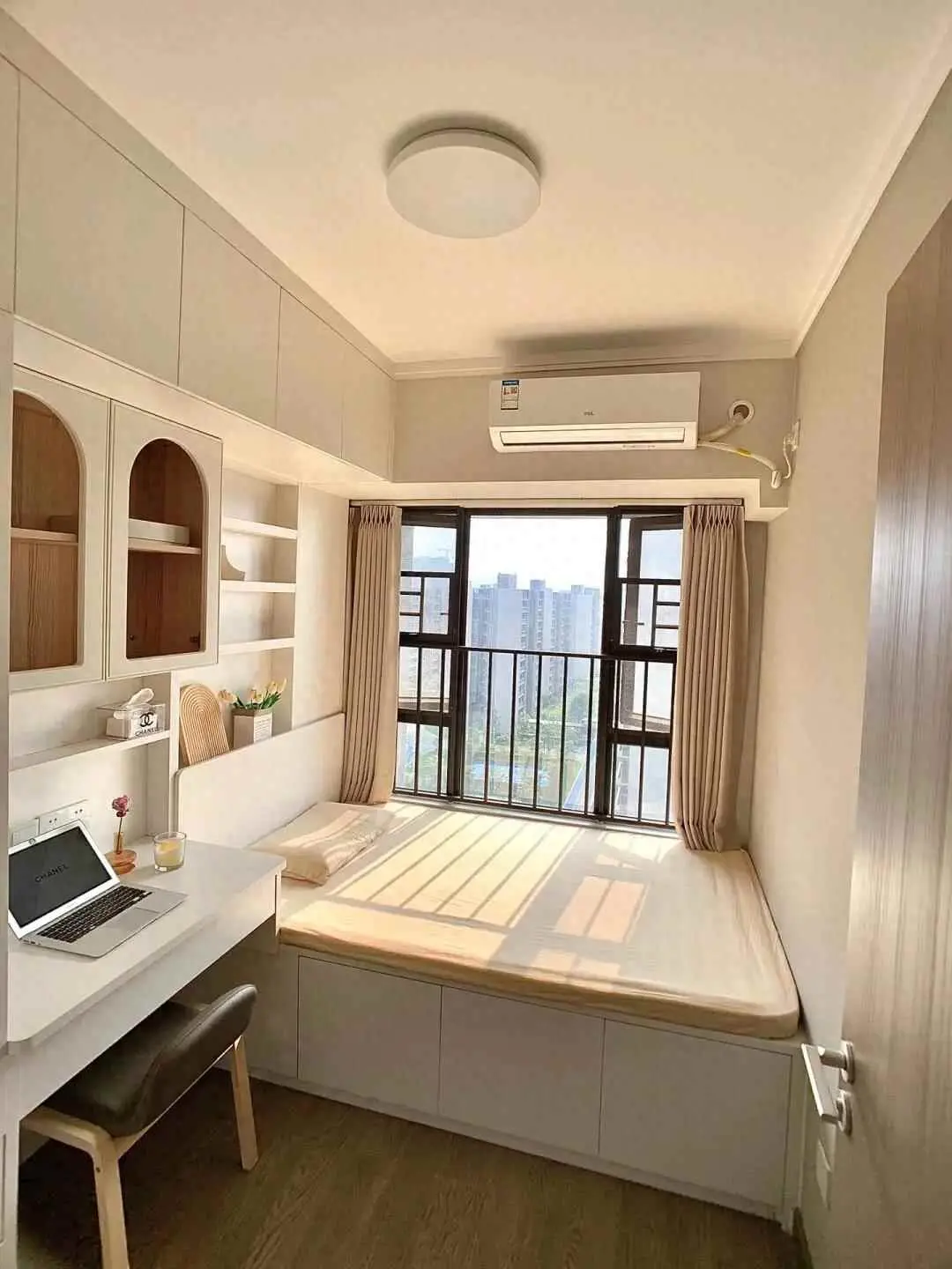 为什么睡榻榻米腰疼？不做榻榻米，小房间怎么搞？