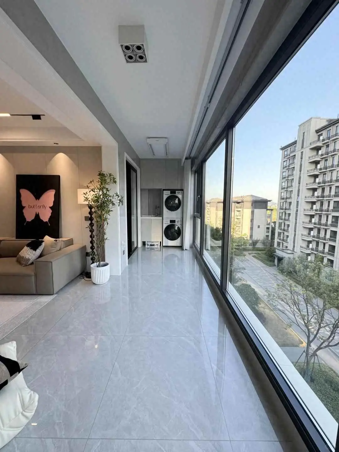 阳台为什么贴瓷砖？阳台墙面到底要不要贴瓷砖？