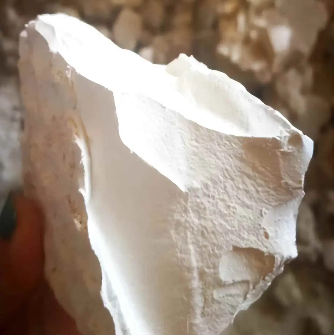 瓷砖为什么要发白？瓷砖越白越厚，质量就越好？