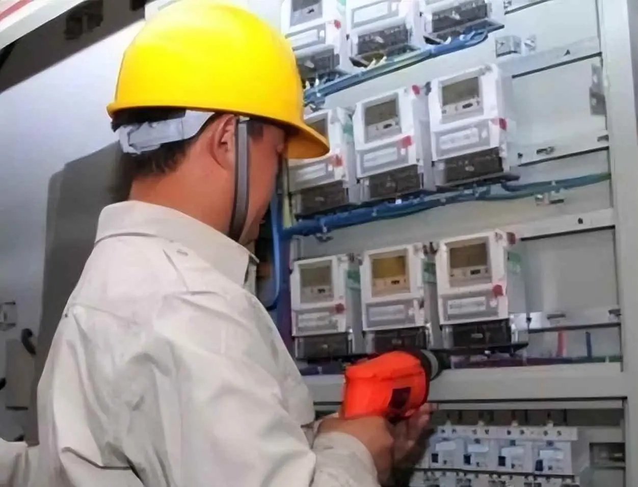 为什么电表快了很多？为什么现在电表比以前走的快？