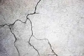 水泥为什么会裂开如何修复？混凝土产生裂缝的主要原因
