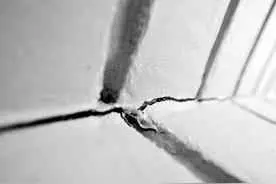 为什么墙体有裂纹呢？墙面裂缝处理方法