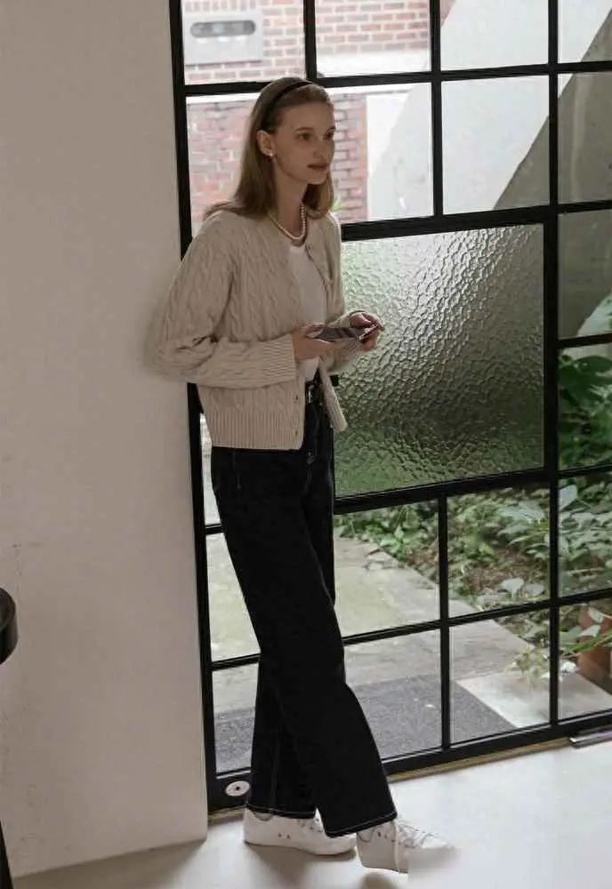 为什么黑色显得大气？黑色就是秋季里的万能色