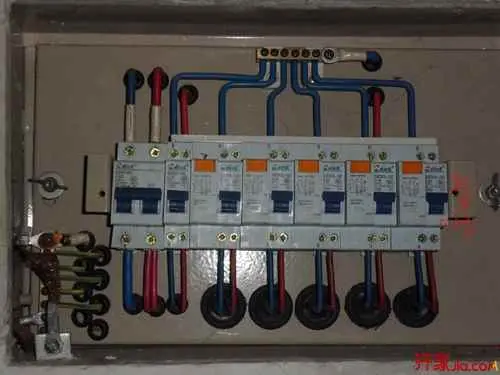 为什么总跳电闸的原因？新房电路跳闸怎么办？