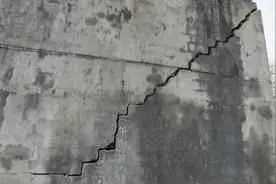 地基为什么裂缝？地基沉降的裂缝表现