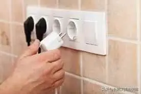 为什么电气设备的金属外壳要接地，电气设备外壳接地标准？