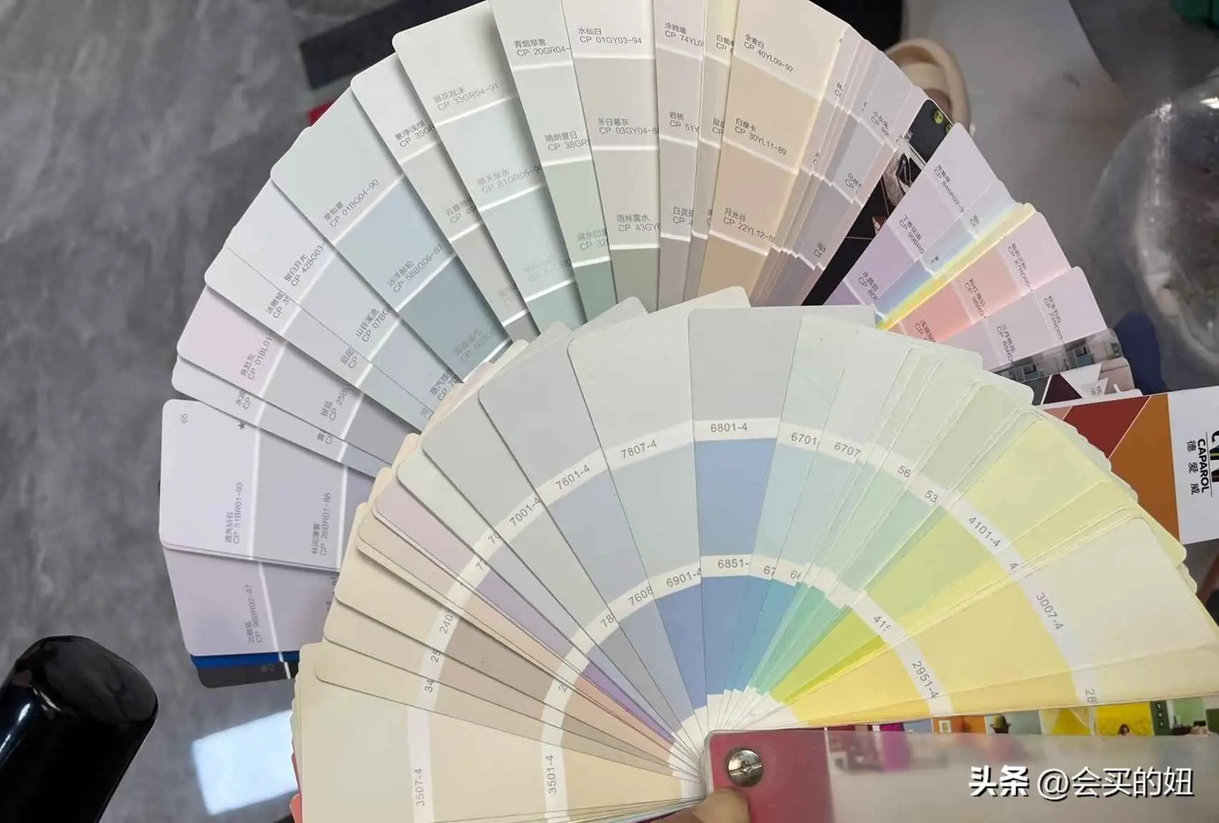 为什么白色乳胶漆刺眼？乳胶漆颜色到底怎么选不出错？