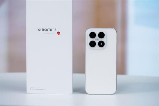 1.18mm超窄四等边直屏！小米17标准版评测：回归传统形态的旗舰