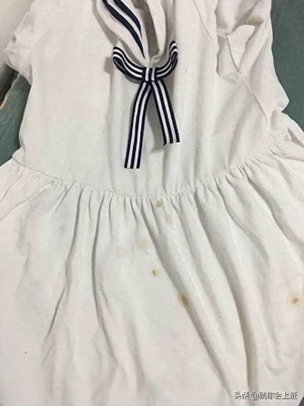 汗渍为什么发黄怎么办？汗渍导致发黄该怎么清洗？