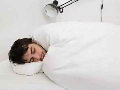 蚕丝被为什么跑丝？关于蚕丝被的误区？