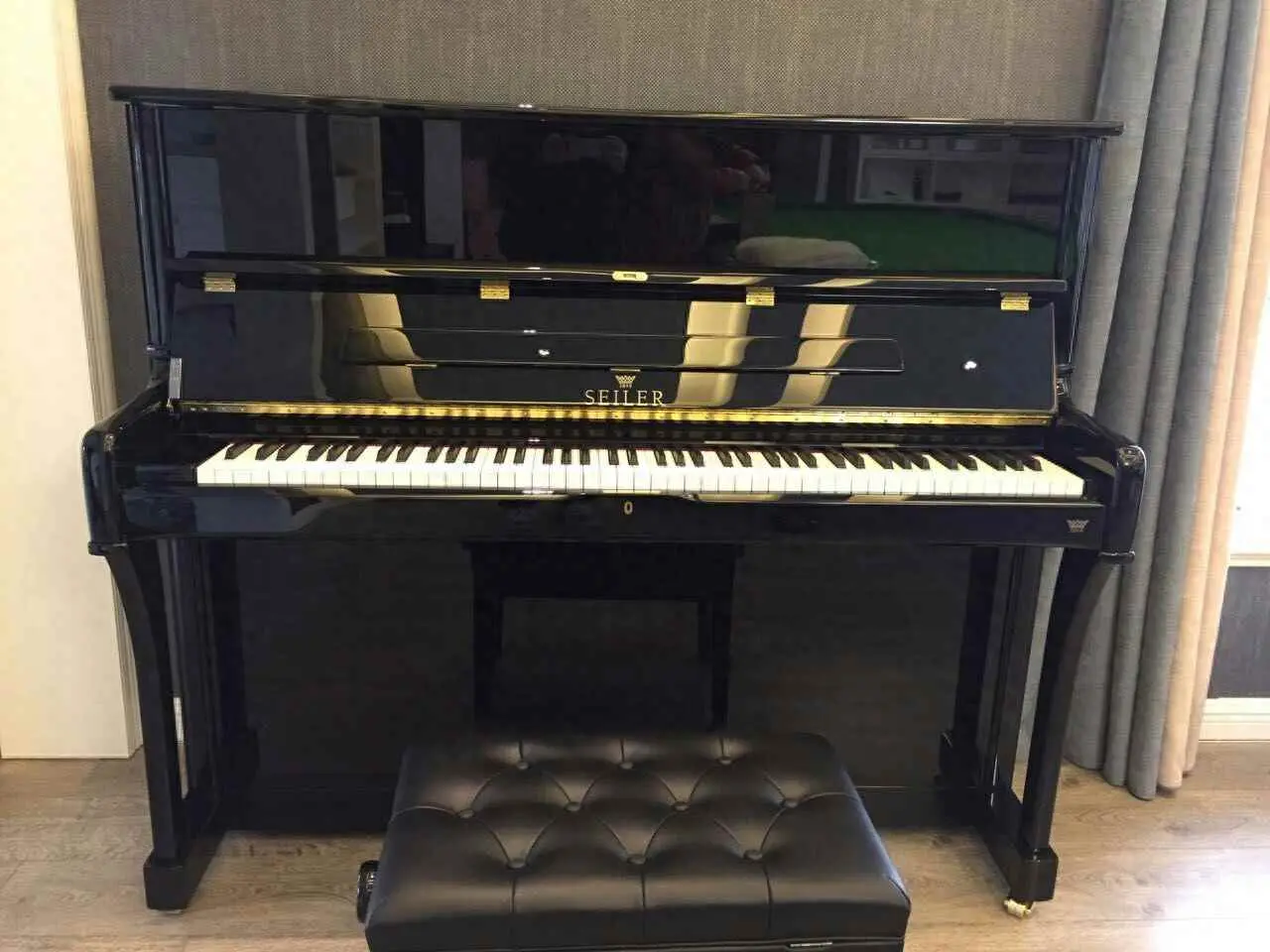 为什么原木色钢琴更贵？钢琴选什么颜色