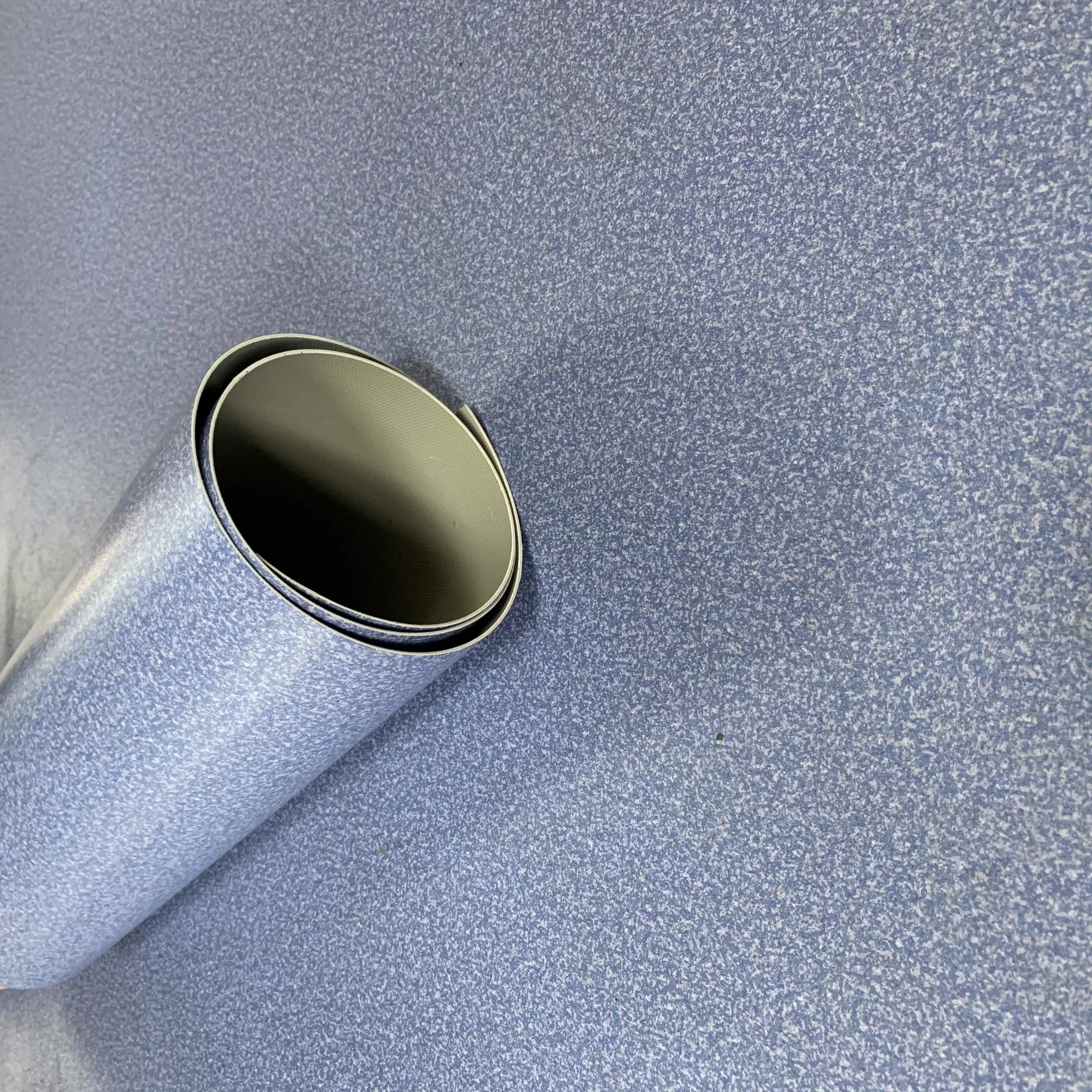 pvc为什么有味道？为什么PVC塑胶地板有气味？