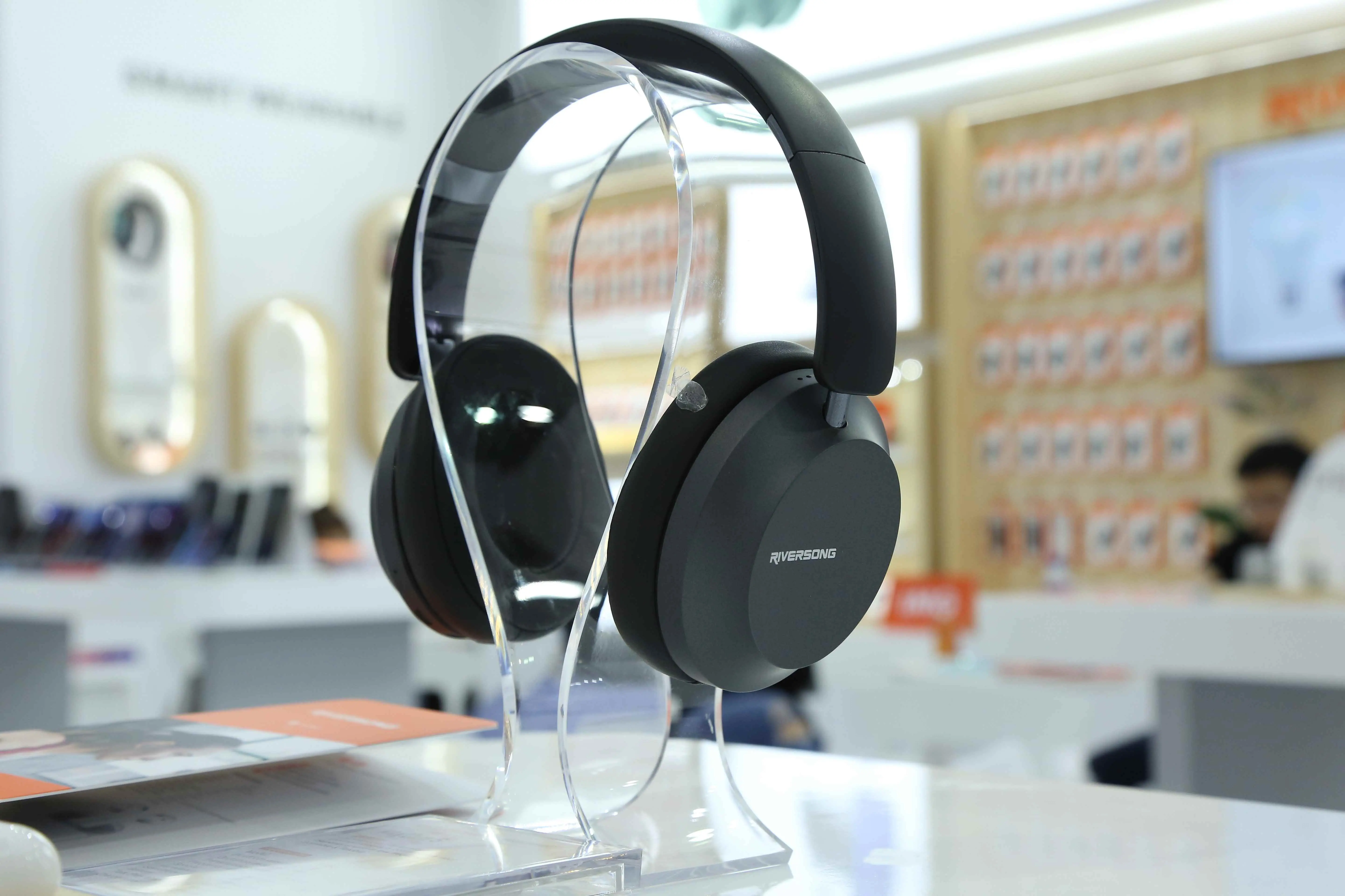 为什么蓝牙耳机不亮了？蓝牙耳机常见问题及解决办法