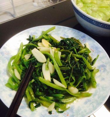 张氏炝炒空心菜的绝佳做法（学会这个“独门秘籍”）