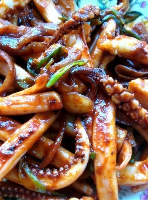 双椒炒鱿鱼，鲜香美味的家常菜