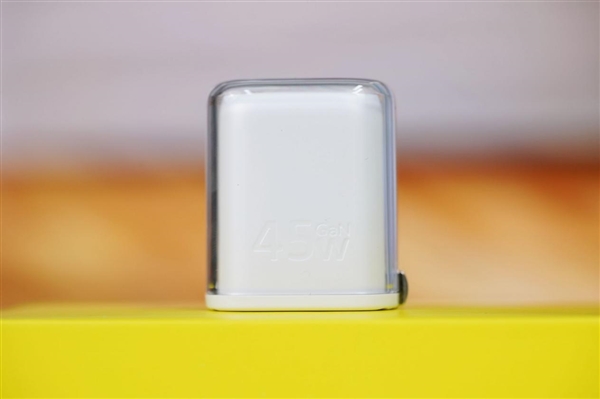 完美适配iPhone17全系快充!倍思同芯充Pro快充充电器套装图赏-图5 完美适配iPhone17全系快充!倍思同芯充Pro快充充电器套装图赏-图5