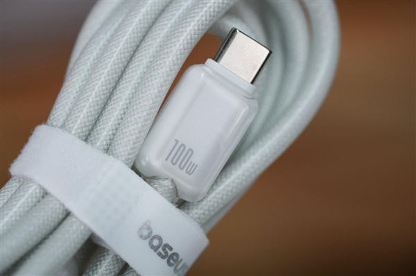 完美适配iPhone17全系快充!倍思同芯充Pro快充充电器套装图赏-图8 完美适配iPhone17全系快充!倍思同芯充Pro快充充电器套装图赏-图8