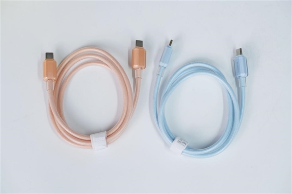 完美适配iPhone17全系快充!倍思同芯充Pro快充充电器套装图赏-图15 完美适配iPhone17全系快充!倍思同芯充Pro快充充电器套装图赏-图15