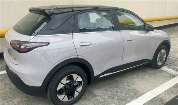 力压Model Y!连续5个月蝉联全品类车型销冠:新款吉利星愿来了-图2 力压Model Y!连续5个月蝉联全品类车型销冠:新款吉利星愿来了-图2