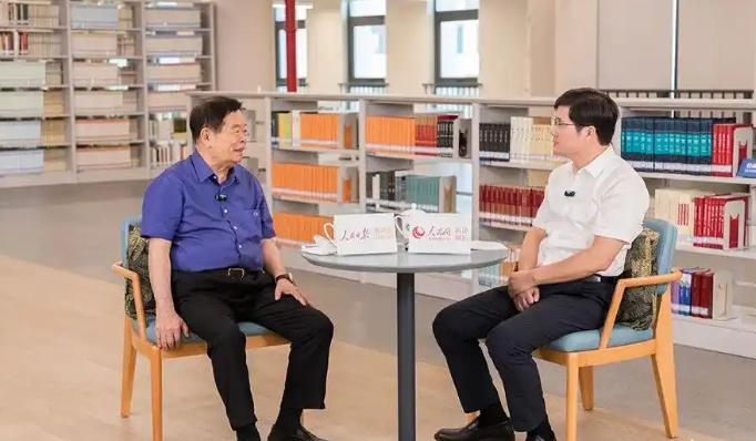 百亿诺言重千钧 曹德旺用行动诠释企业家精神