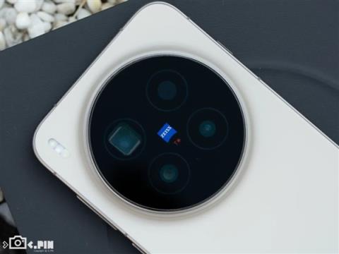 vivo刚发布的这台手机 让我不想再带相机出门(图3)