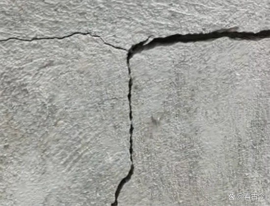 一业主为多占地下空间拿安全当赌注?私挖300平地下室致32户开裂