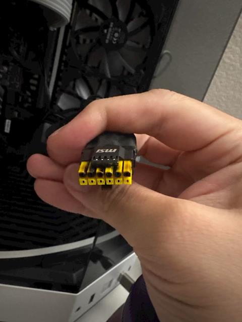 12V-2x616针供电接口真没法要了！48小时烧了四块RTX5090(图12)