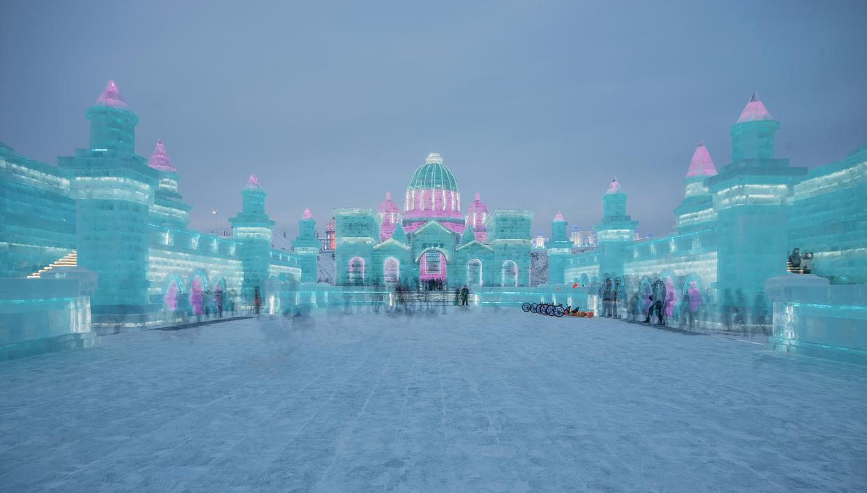 冰城初雪：哈尔滨银装素裹的童话世界