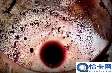 红酒出现沉淀是不是过期了(红酒19年的是不是过期了)